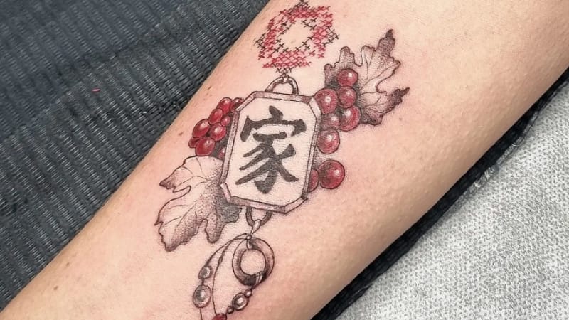 Chữ "Gia" (家) kết hợp hoa văn truyền thống - Vừa hiện đại, vừa mang đậm nét Á Đông, ý nghĩa sâu sắc.