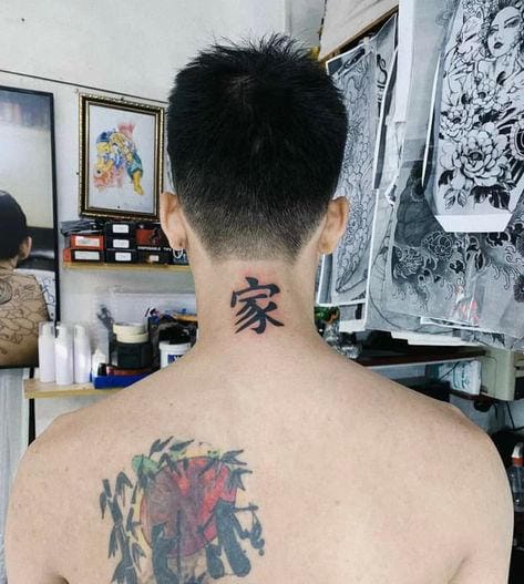 Nam giới chọn xăm chữ Hán vì mỗi nét bút đều mang theo khí chất võ sĩ tinh thần phương Đông