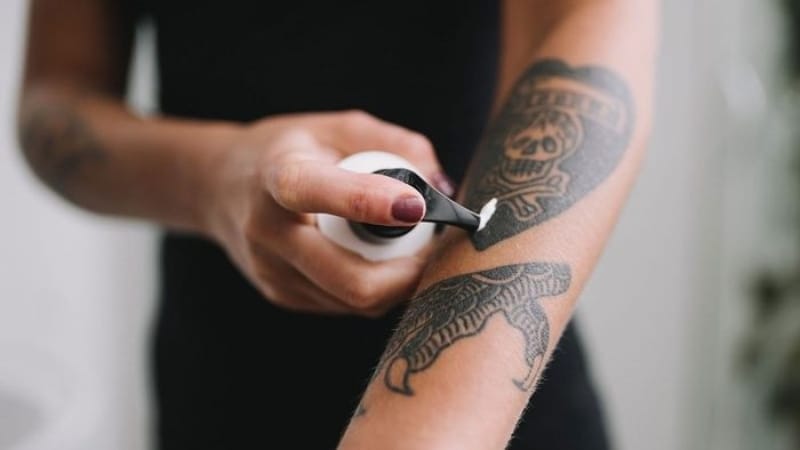 Hướng dẫn cách chăm sóc sau khi xăm hình chữ Nhật