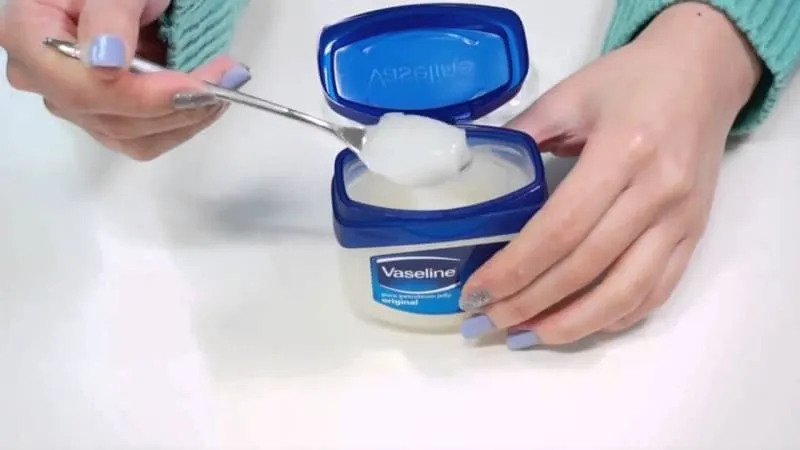 Cách sử dụng Vaseline cho hình xăm