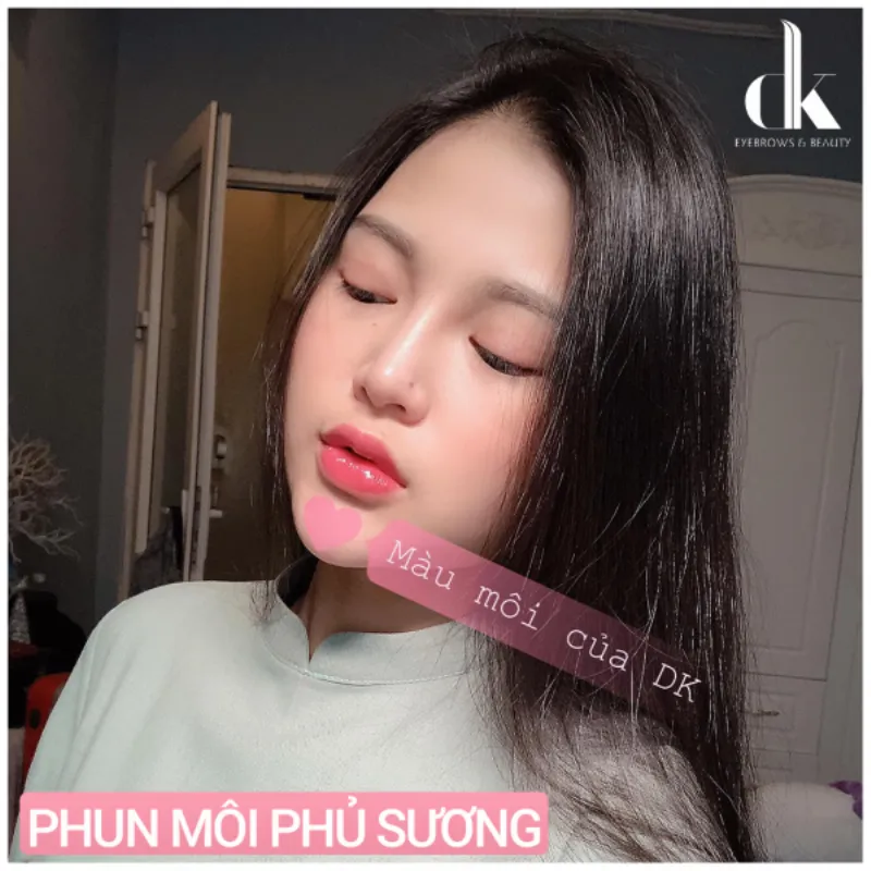 Phun m&ocirc;i m&agrave;u hồng baby