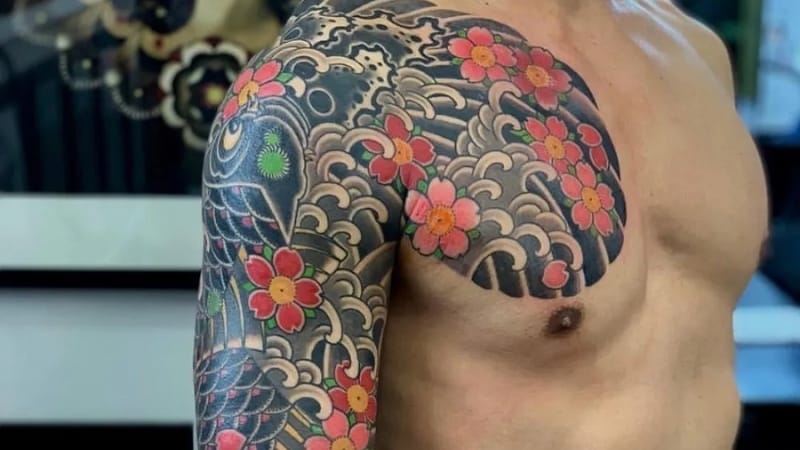 Nhiều người lựa chọn hình xăm Nhật cổ hoa mẫu đơn bởi loài hoa này vươn lên như một biểu tượng quyền uy và đầy kiêu hãnh, được mệnh danh là "Vua của các loài hoa"